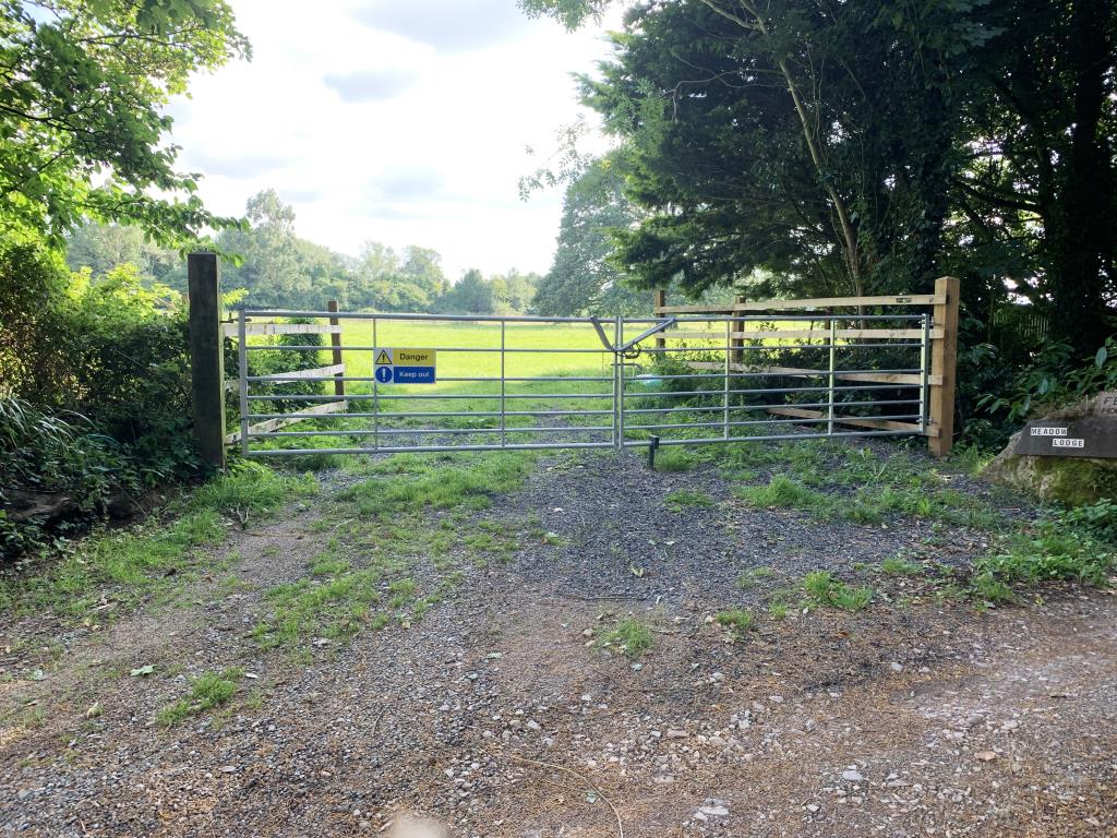 Lot: 158 - PARCEL OF PRIME PASTURE LAND WITH POTENTIAL - Entrance to Field